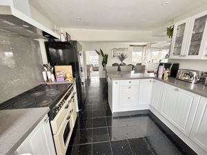 Kitchen- click for photo gallery